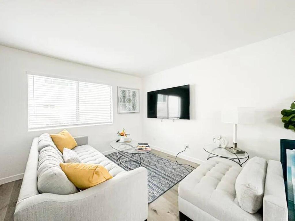 Comfortable 2BR in Hollywood - BR4