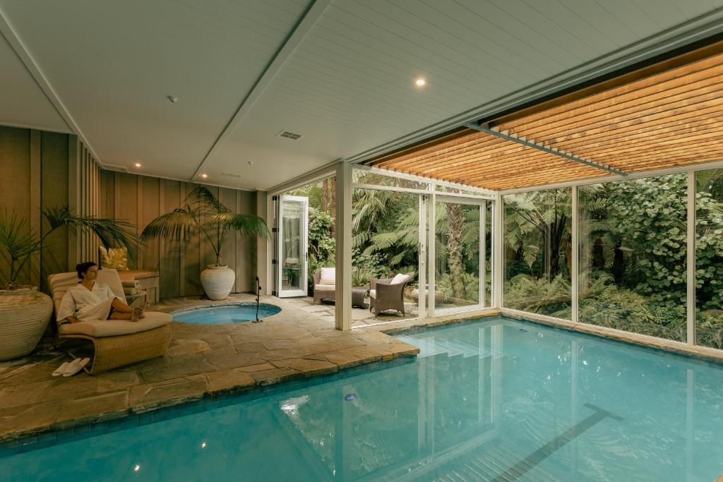 เดอะ ลอดจ์ แอท คอรี คลิฟฟ์ (The Lodge at Kauri Cliffs)