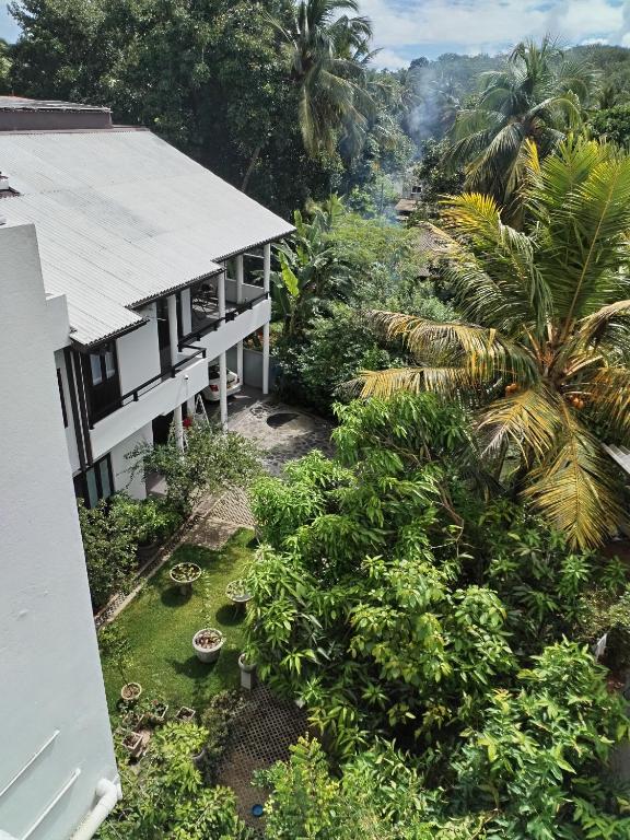 V80 Apartment, Galle