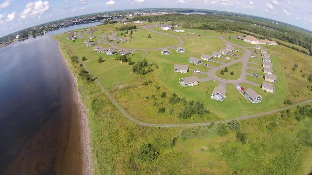 Villegiature Deux Rivieres Resort, hotel in Tracadie
