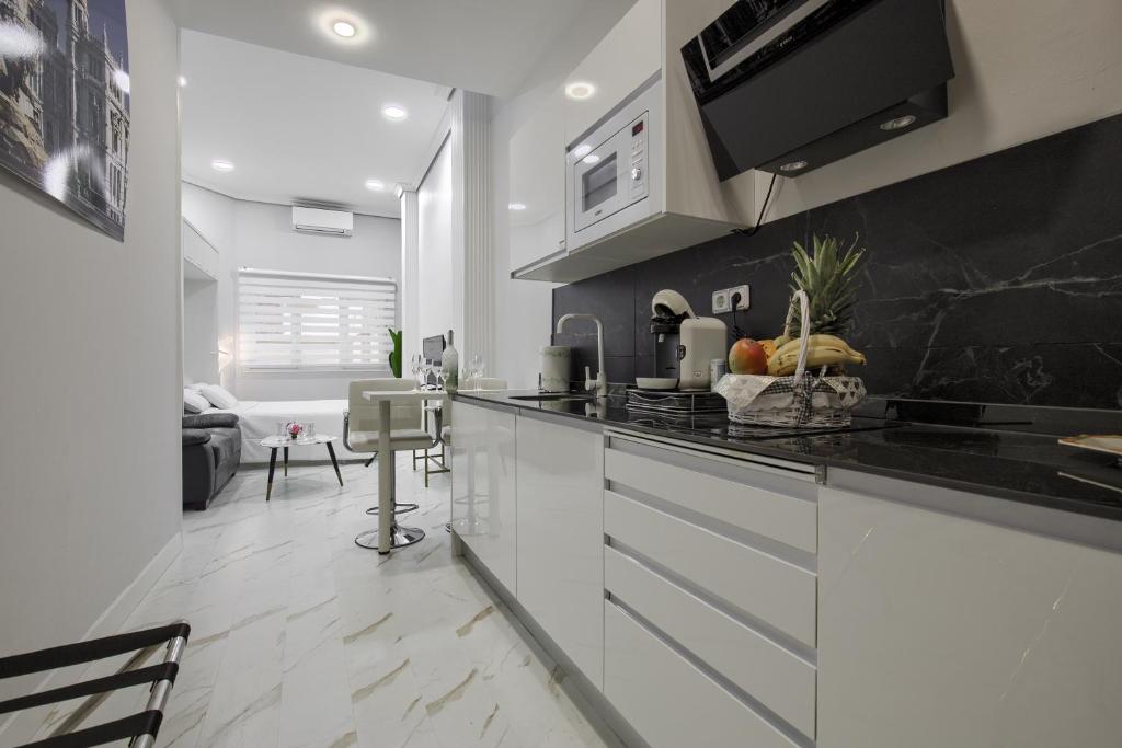 Lovely Apartment in Gran Via Madrid, Мадрид