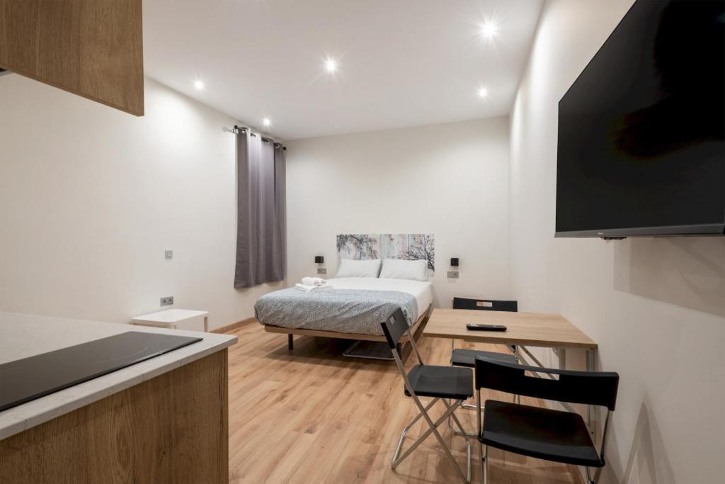 Accessible and renovated- 1Bedroom 1Bath- Justice - 1