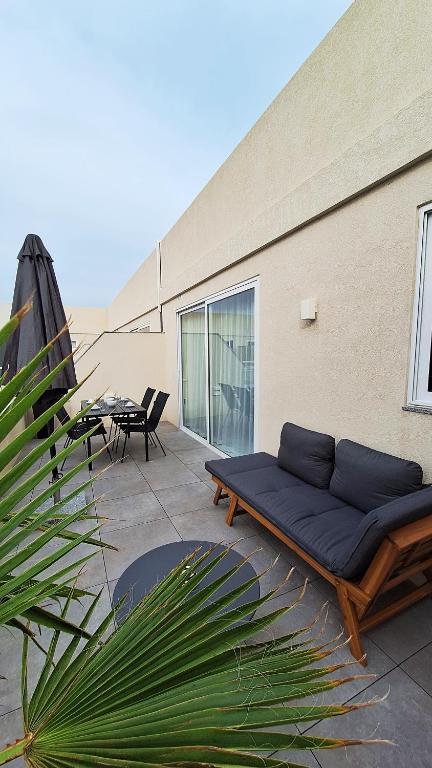 Modern & Spacious 2BR Penthouse with Terrace - Close to Qawra Beach, St Paul's Bay