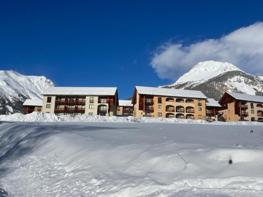 AU PIED DES PISTES D'ARVIEUX - 2