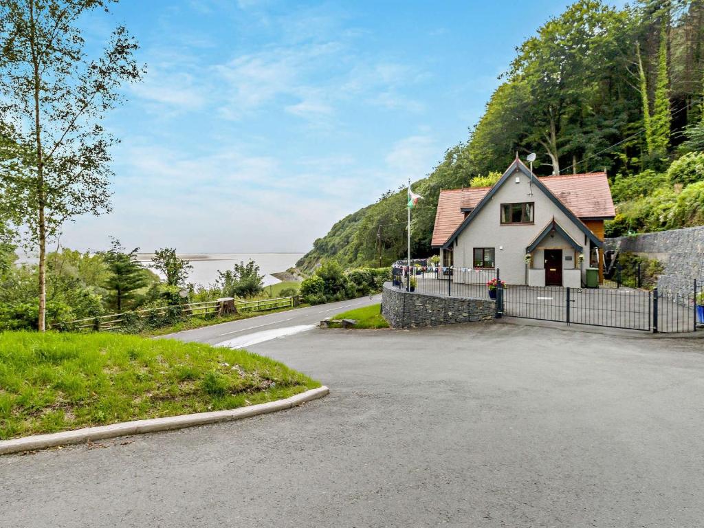 3 Bed in Aberdovey DY032, Aberdyfi