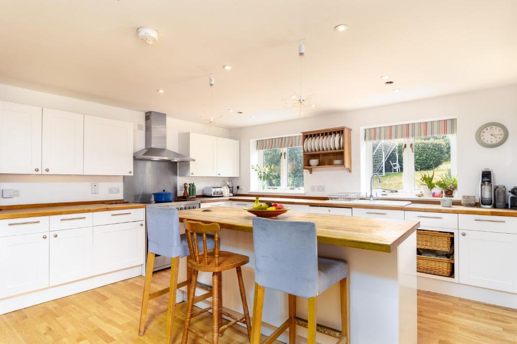 Poachers Lodge At Tapnell Farm, Yarmouth