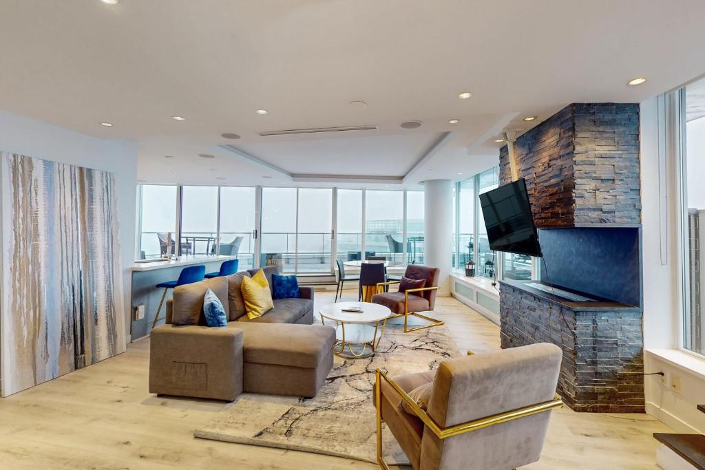 Skyline Hideaway, Vancouver