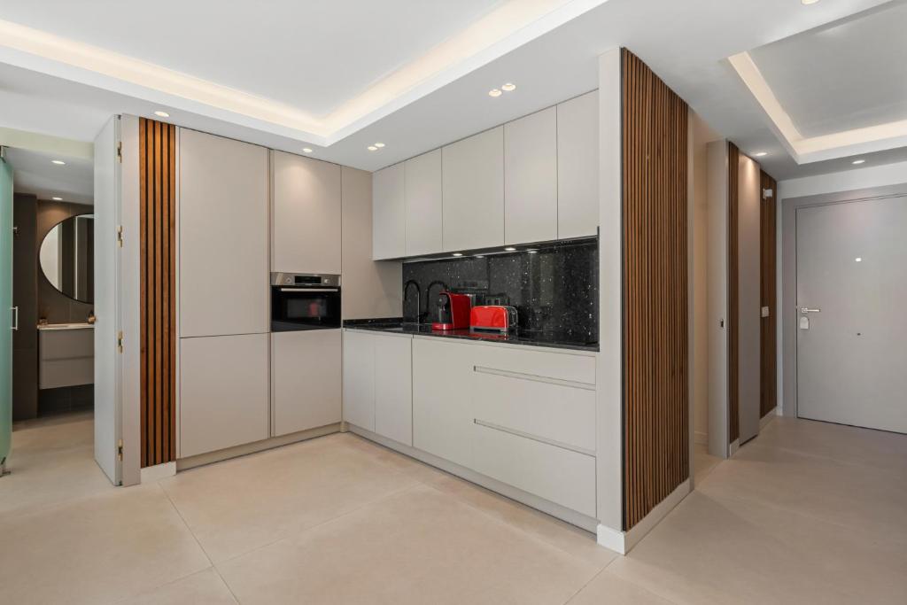 Beach front apartment with pool - 5