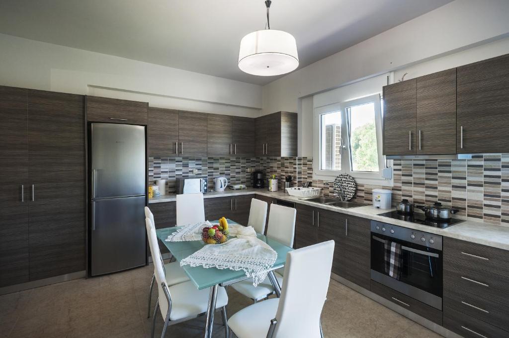 Facilities, 4 Seasons Villas in Plataria