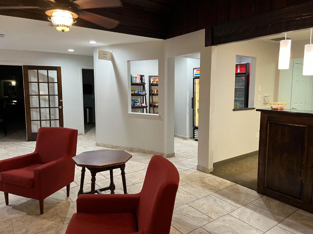 Motel 6 Junction, TX - Llano River フロント・ロビー