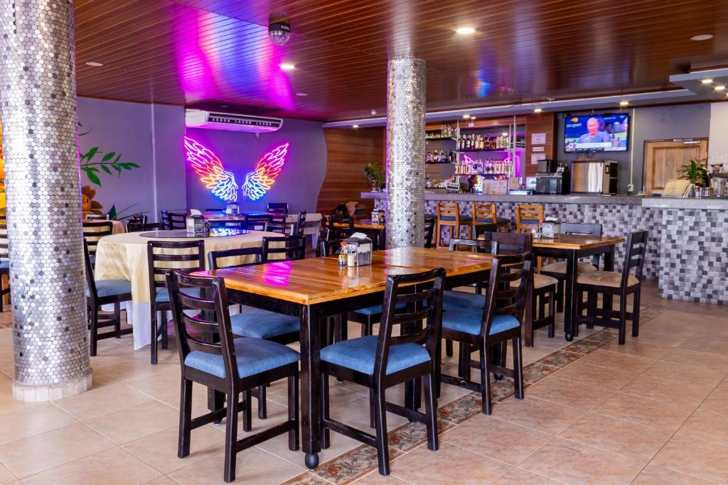 Hotel Guacamaya Interior