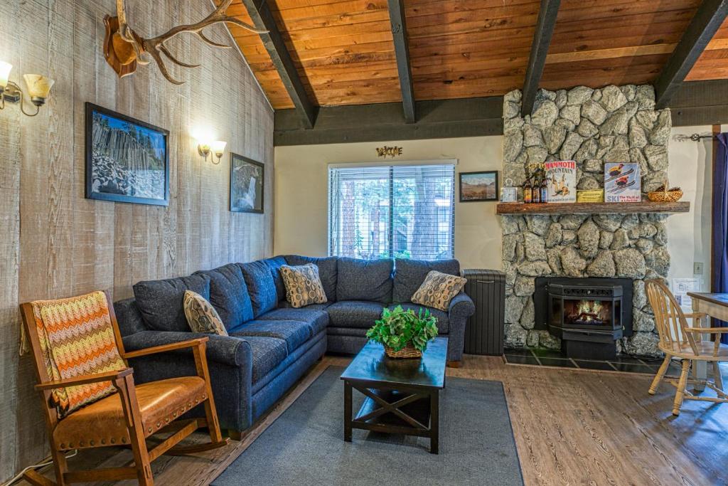 Horizons 4 138, Mammoth Lakes