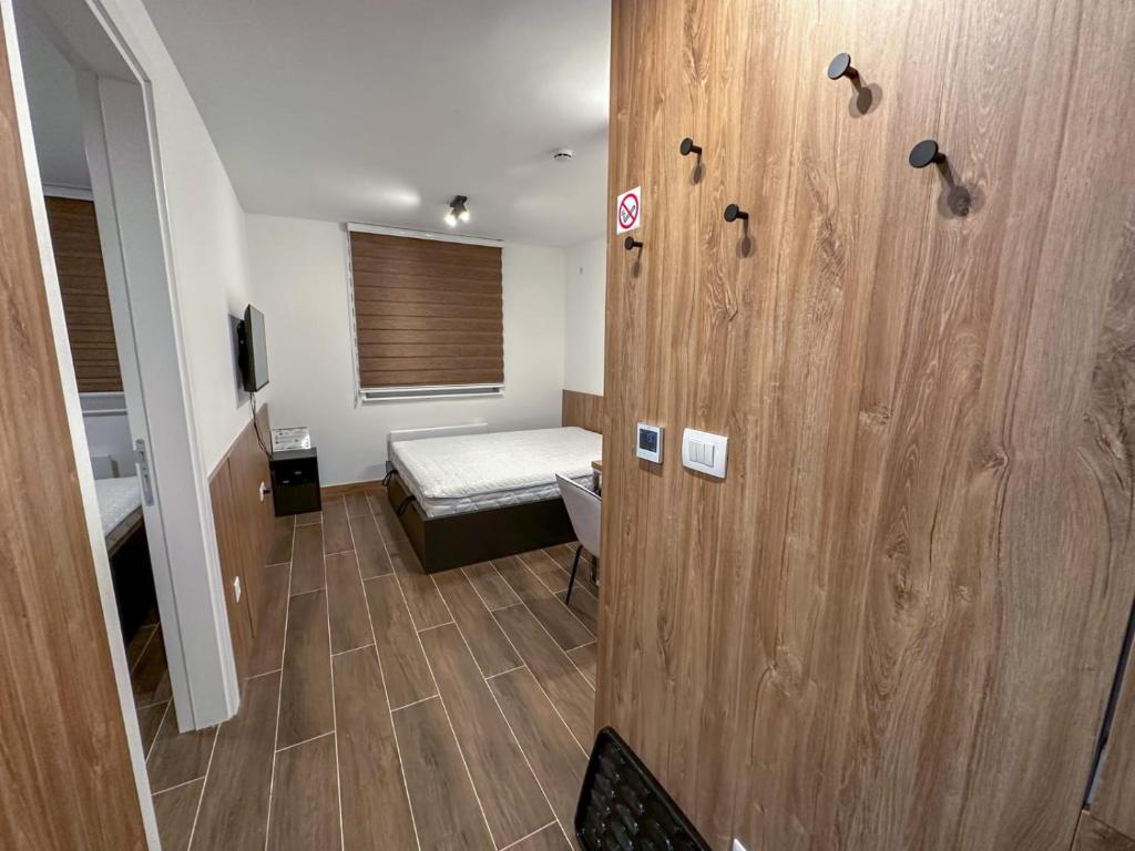Hrast Apartman Šestosjed Trnovo - 2