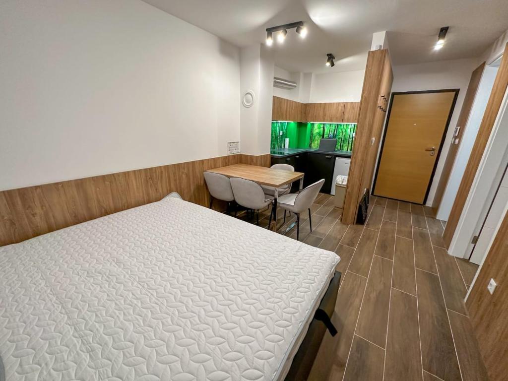 Hrast Apartman Šestosjed Trnovo - 4
