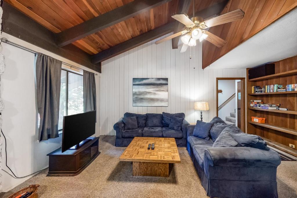 Horizons 4 160, Mammoth Lakes