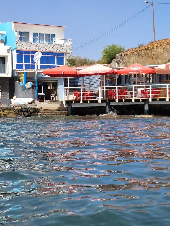 Suite Big Lanche, Praia Baixo