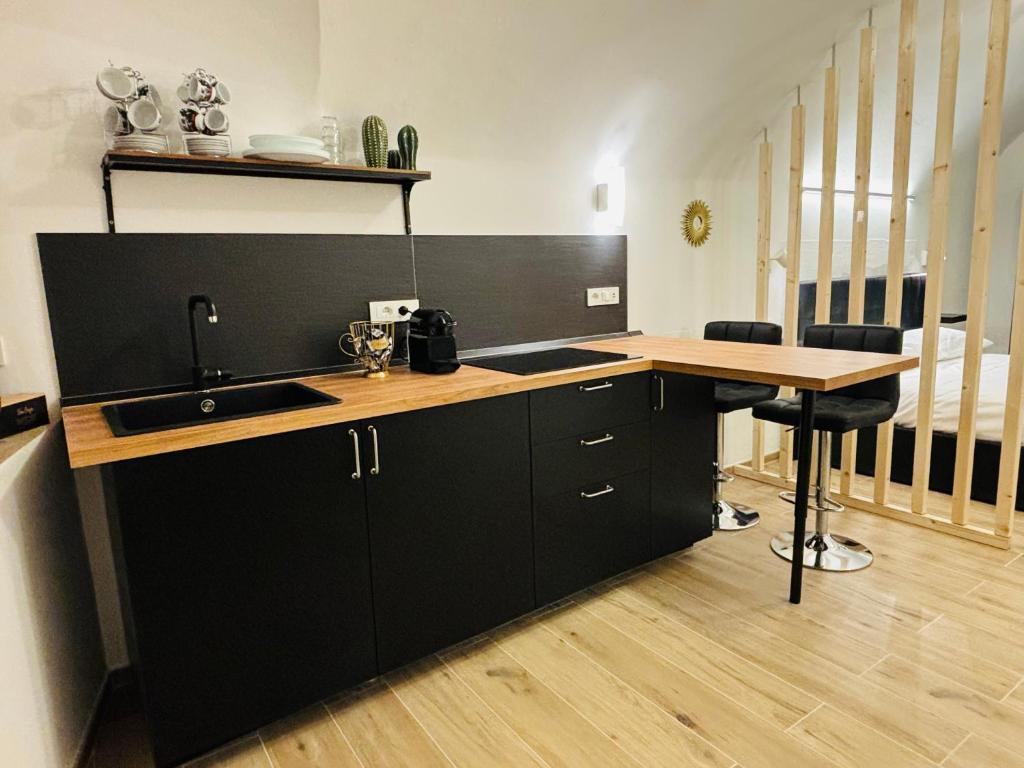 La Petite Suite - 2