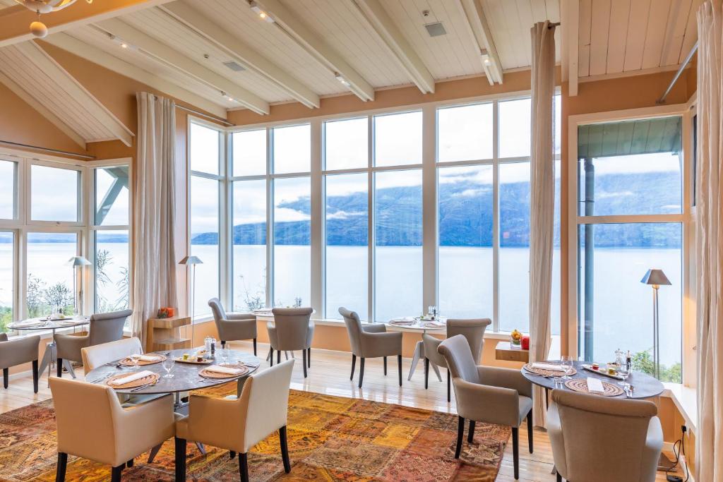 Restaurant, Matakauri Lodge in Queenstown