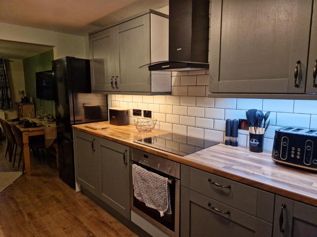 Purdie Close Holiday Let photo 7