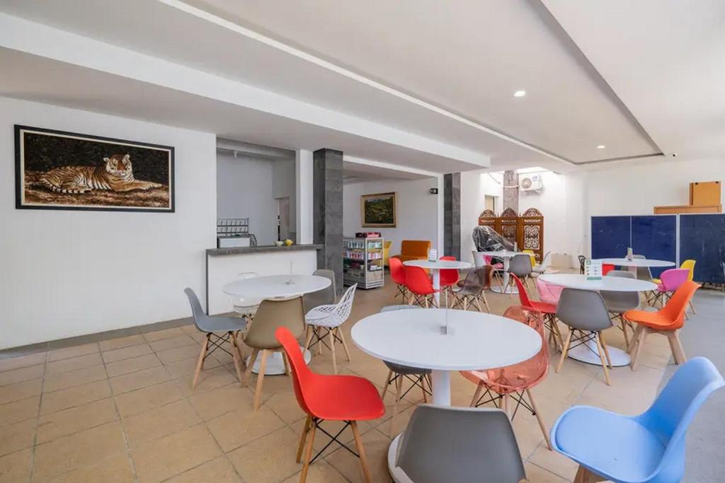 Restaurant, RedDoorz near Jawa Timur Park 2 in Malang