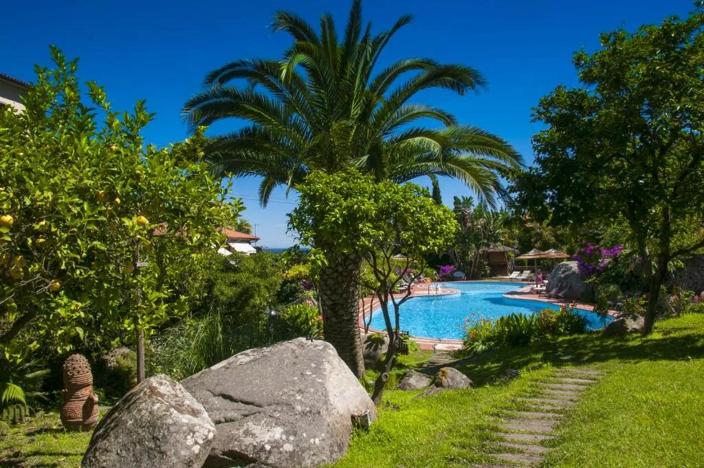 Hotel Cernia Isola Botanica, hotel in SantʼAndrea