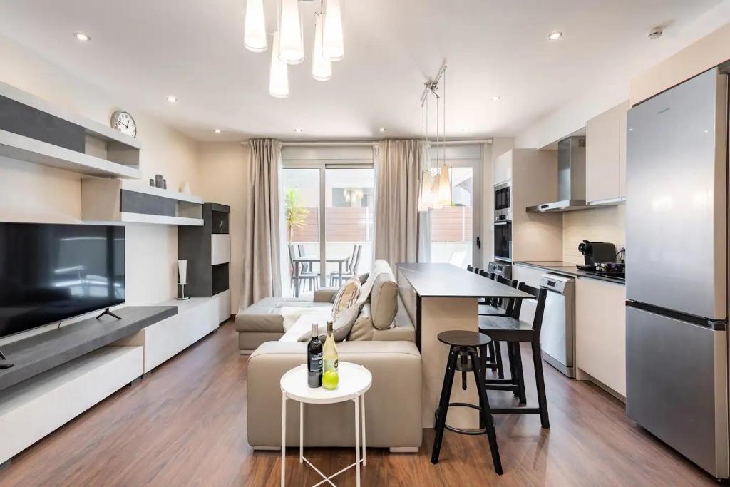 Modern Apartment in Lloret - 200 Steps from the Sea!, Lloret de Mar