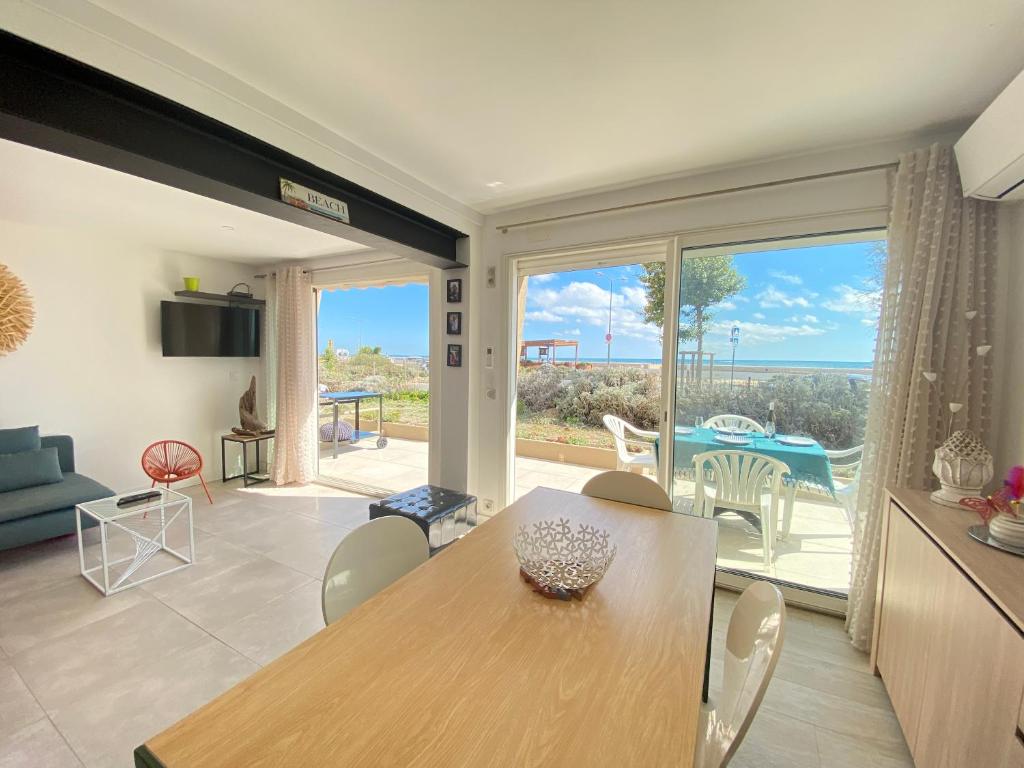 Appartement avec terrasse en front de mer LES ROMARINS - 1