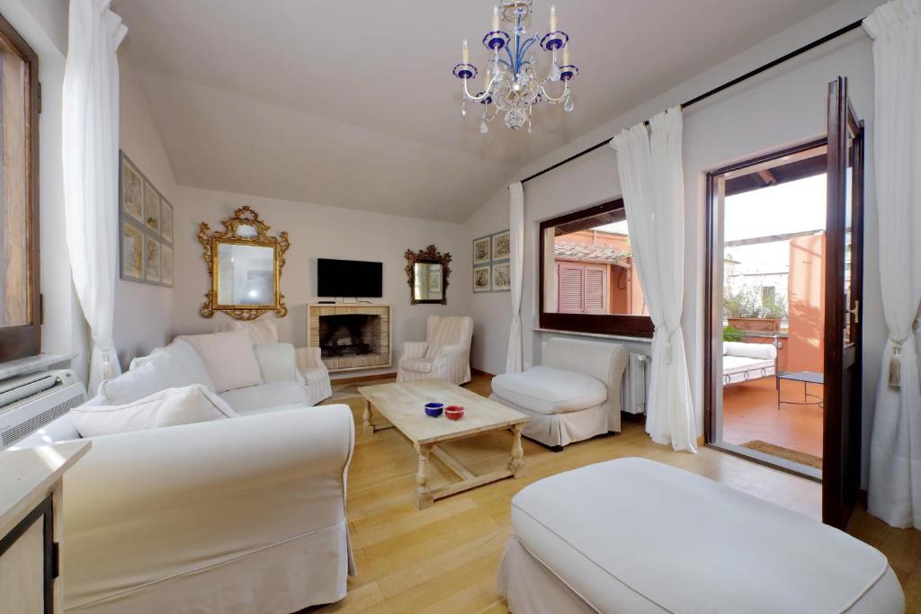 TreasureRome Spanish Steps Penthouse - 3