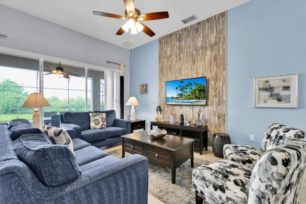 2702 Manesty, Kissimmee