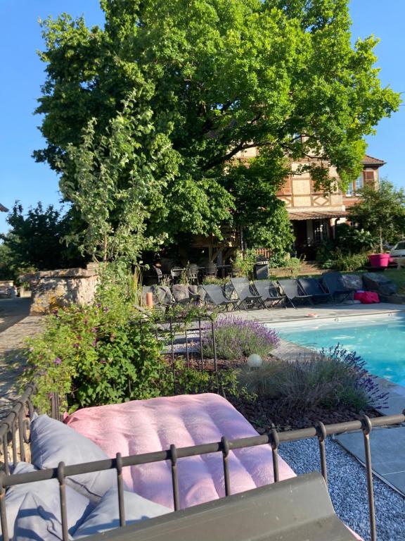 Le Clos d’Azel - Le gîte du cocher avec piscine, Flexbourg