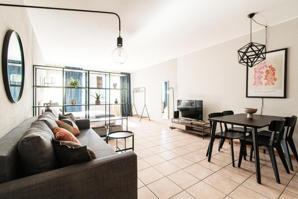 Loft Torre Locarno by Quokka 360 - large studio on the city view tower, Locarno