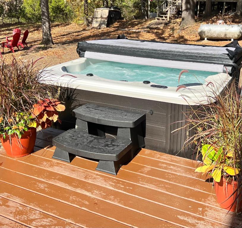 Lakefront-Private Dock-Lakeview-Sleeps 22 plus, Porum