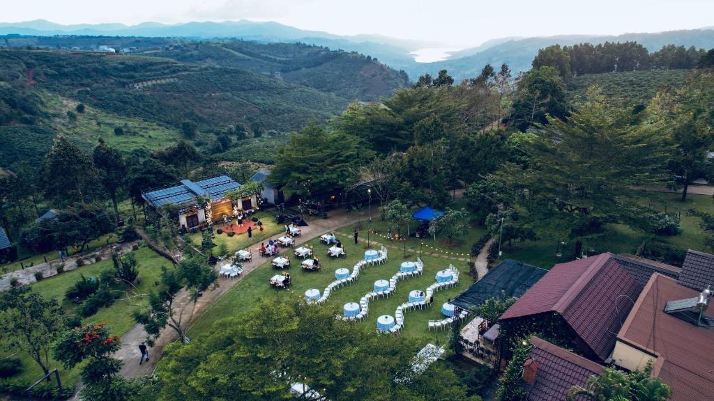 JE T'AIME VILLA - Khu nghỉ dưỡng nhà vườn nằm giữa thiên nhiên bao la hoa cỏ (JE T'AIME VILLA - Khu nghi duong nha vuon nam giua thien nhien bao la hoa co)