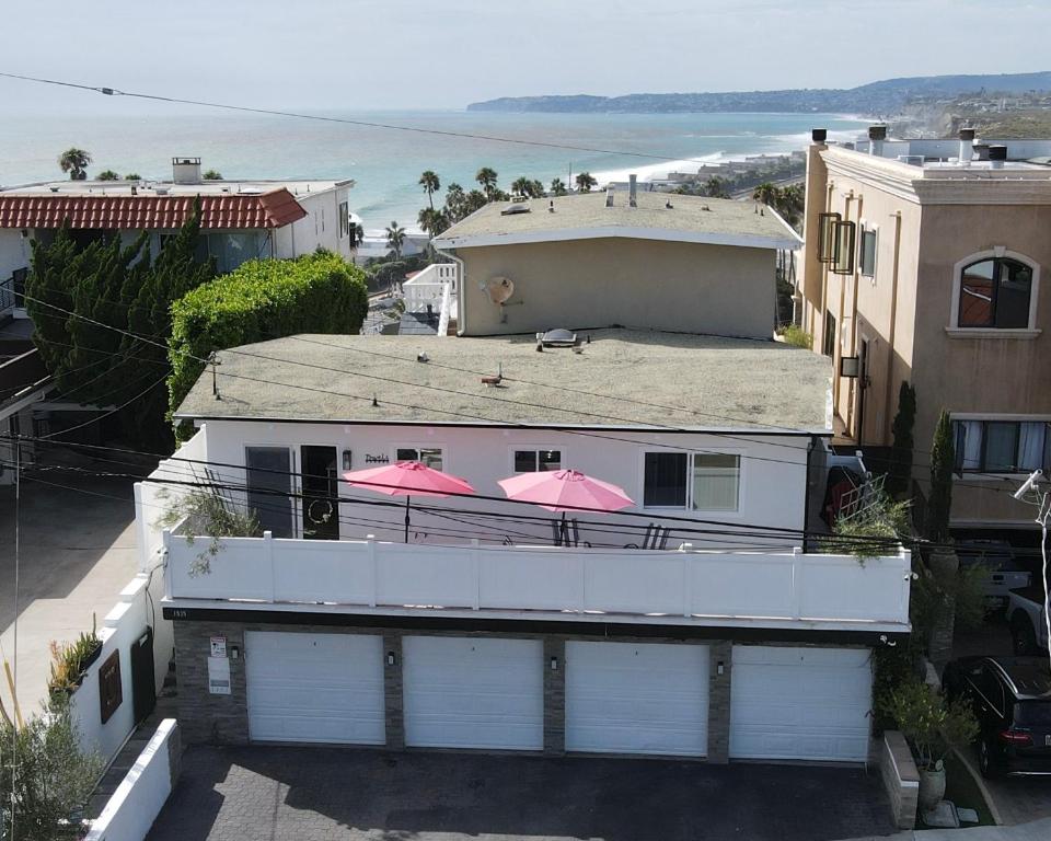 Spacious Ocean View Blufftop Compound, San Clemente