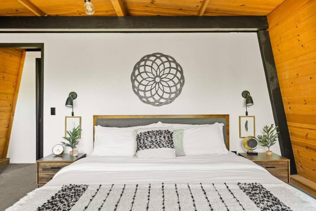 Dark Side of The Moonridge, Big Bear Lake