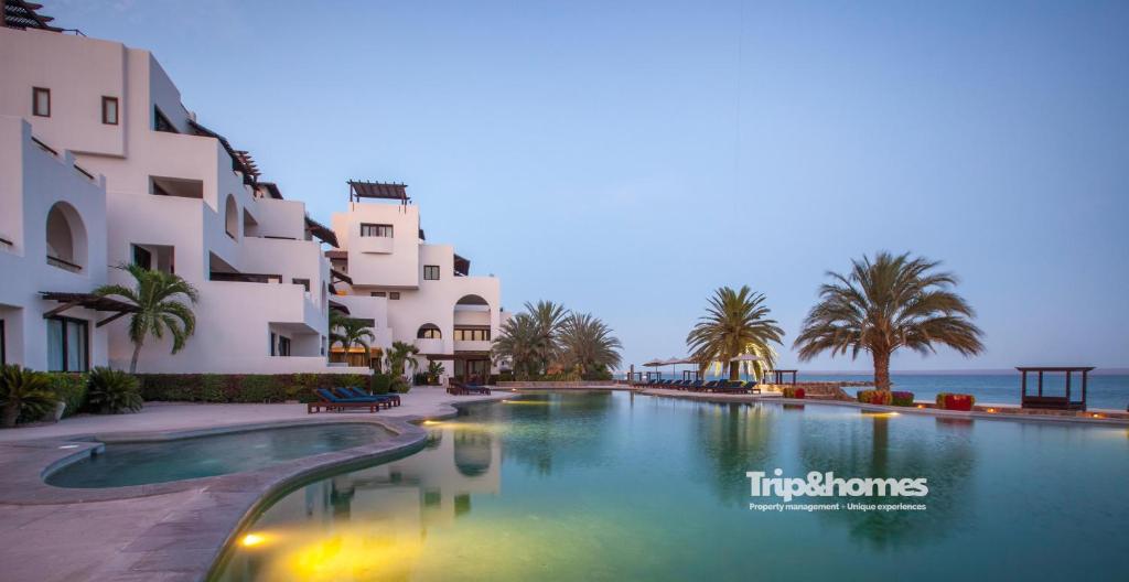 Casa Marvela at Playa de La Paz - 4br Beach front Villa, Access to Beach Club - 4