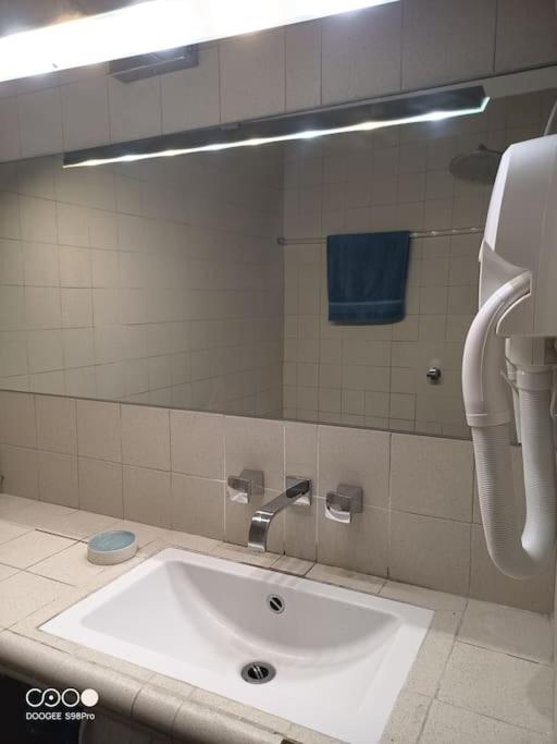 Aramis Colibri 72m2, lit king-size, baignoire duo hôte non professionnel - 4
