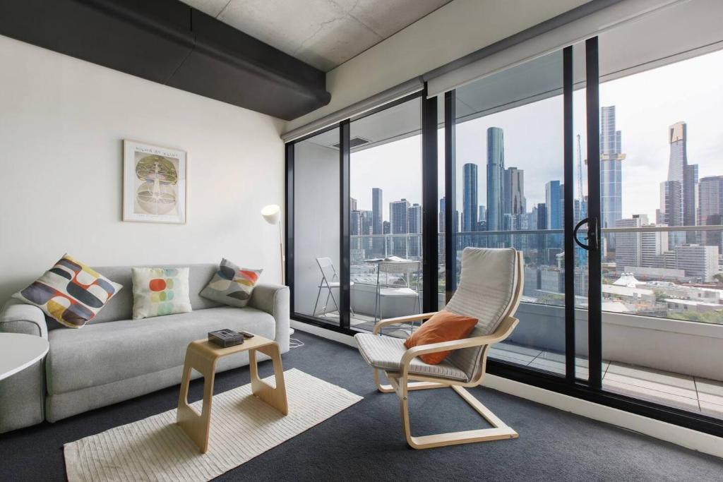 Skyline Envy - Streamlined South Melbourne Style, Melbourne