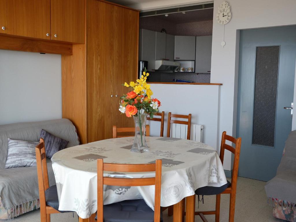 Studio Confortable pour 3 à Saint Jean de Monts, Proche Plage - FR-1-323-459 - 3