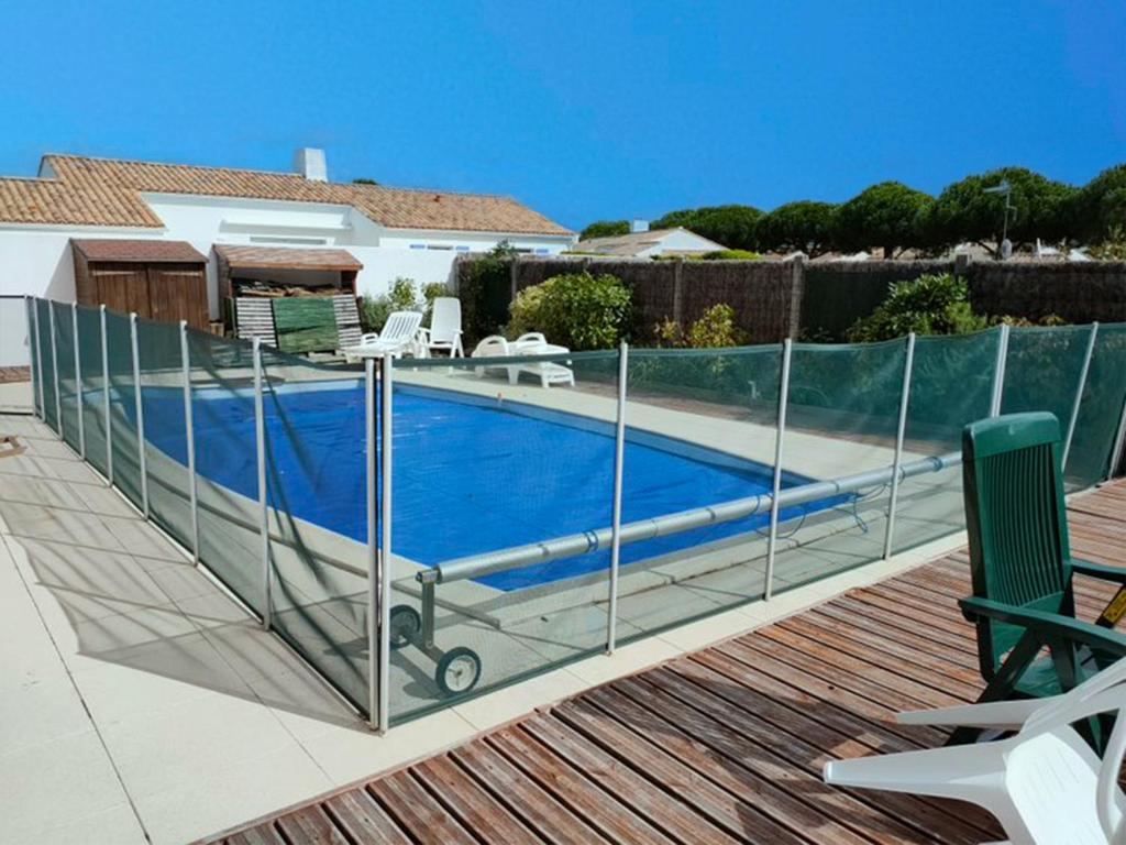 Maison 2 Chambres avec Piscine Privée à Saint Jean de Monts - FR-1-323-439 - 3