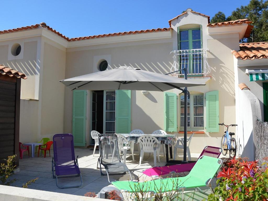 Maison chaleureuse avec piscine collective, près de la forêt, WiFi, parking privé - FR-1-323-441 - 1