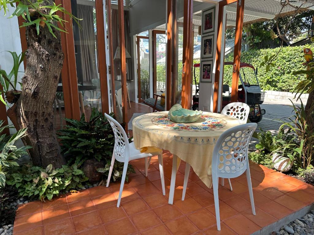 4. 후아힌 비치프런..