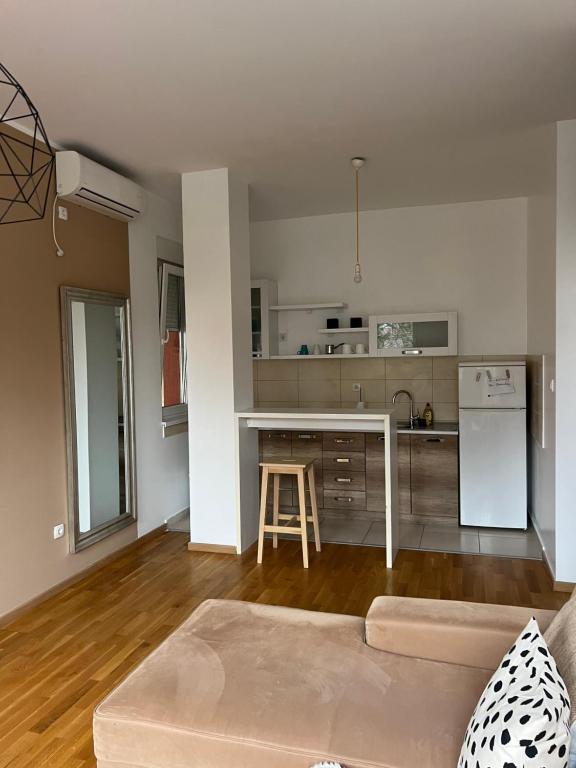 Sleep-Enjoy Apartment - 5