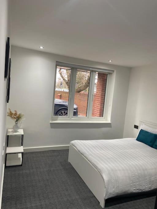 Entire Apartment perfectly located for Heathrow Airport
