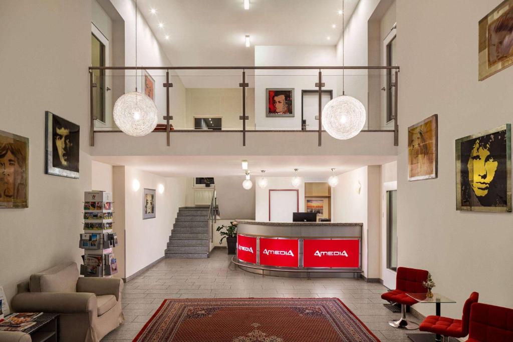 フロント・ロビー