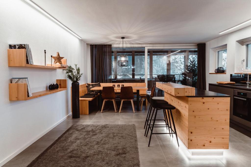 ALPINE LOFT Martini - 3