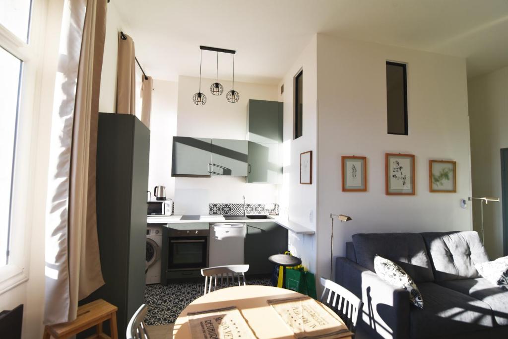 Charming studio very central and calm - 4