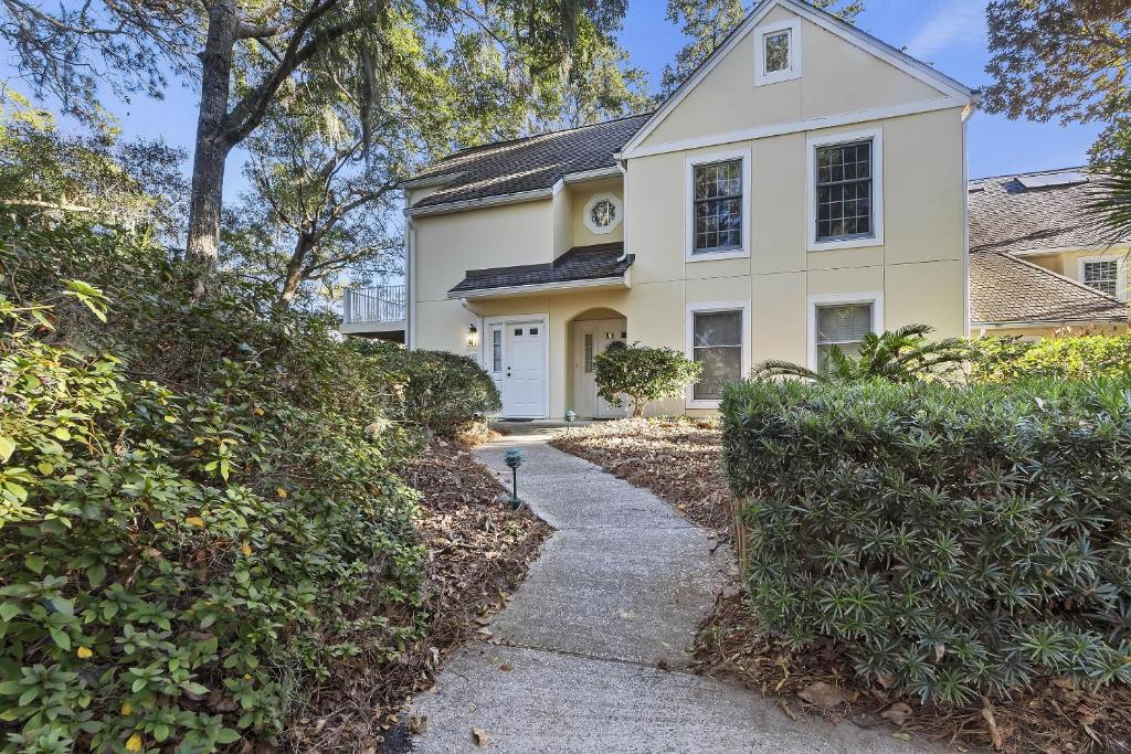 Evian 166, Hilton Head Island