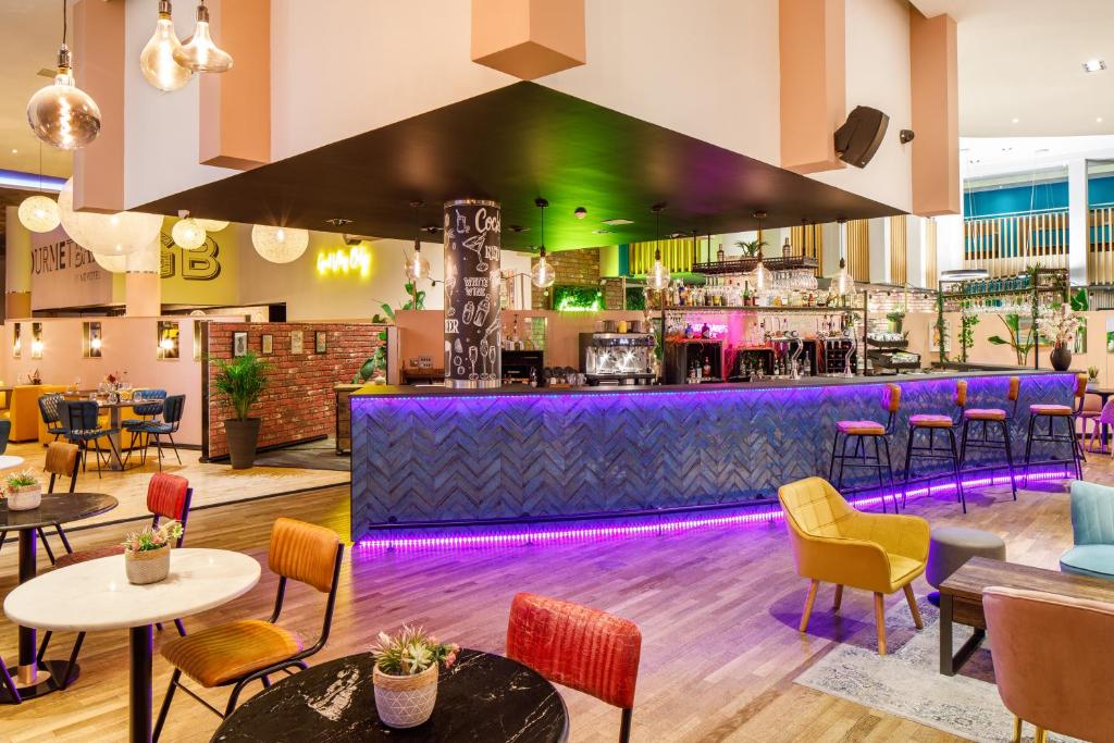 Pub/Lounge