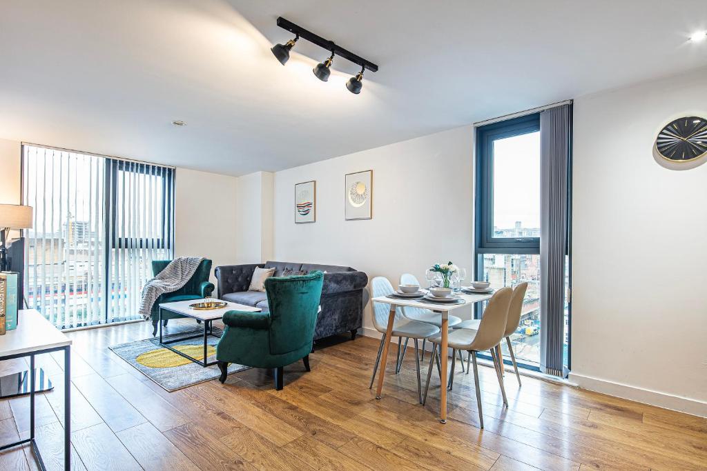 Stylish 2 Bed Apt 104 - City Centre, FREE Parking, Coffee Machine & Netflix - Hosted by Stay Host Save, Sheffield